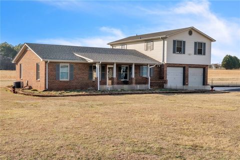 Homes For Sale - 145 Old Sanders Road<br/> Pendleton, SC 29670