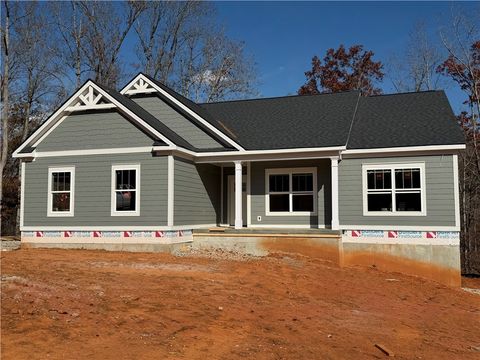 Photo of 517 Sun Pointe Court, West Union, SC 29696 (MLS # 20294200)