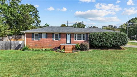 Photo of 101 Pleasant Drive, Seneca, SC 29678 (MLS # 20293314)
