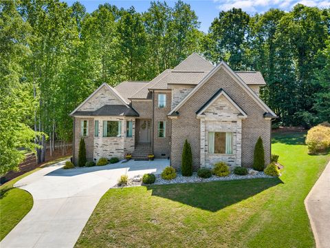 Photo of 140 Turnberry Road, Anderson, SC 29621 (MLS # 20300970)