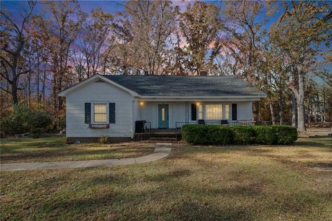 Photo of 10 Higgins Drive, Ware Shoals, SC 29692 (MLS # 20294900)