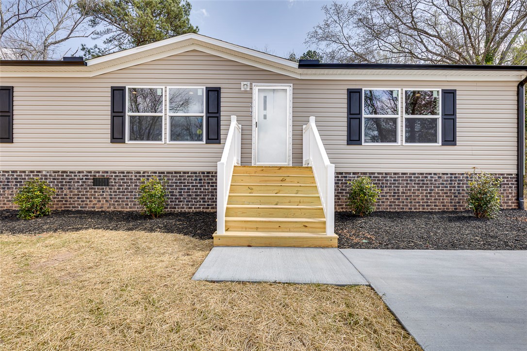 212 Robinwood Circle, Starr, South Carolina image 3