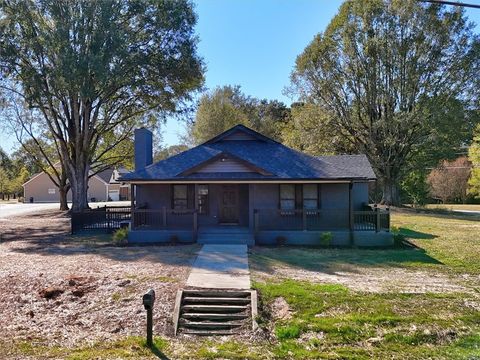 Photo of 801 Cherokee Road, Williamston, SC 29697 (MLS # 20294303)