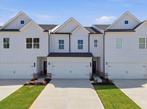 Townhouse For Sale - 125 Brass Tack Drive<br/> Powdersville, SC 29611