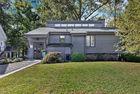 Photo of 245 Inlet Point Road, Fair Play, SC 29643 (MLS # 20293878) Photo of 245 Inlet Point Road, Fair Play, SC 29643 (MLS # 20293878)