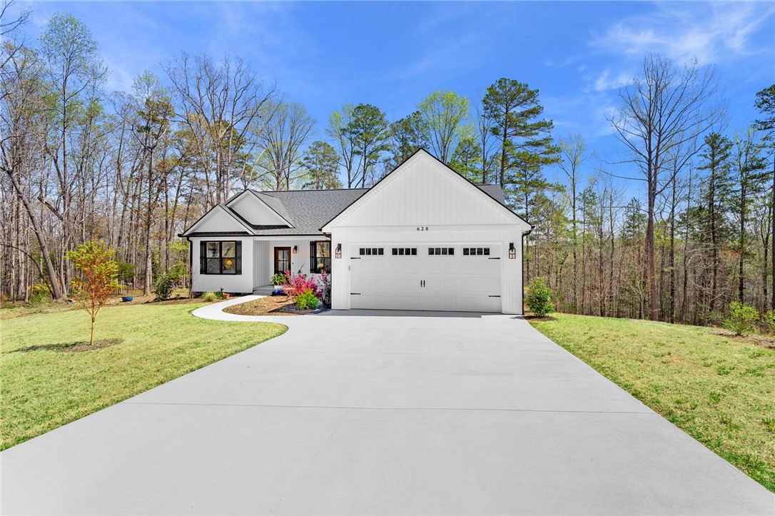 628 Lynnhaven Drive, Seneca, South Carolina image 1