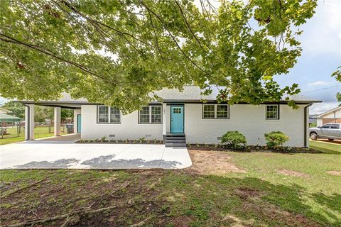 Photo of 203 Montgomery Street, Laurens, SC 29360 (MLS # 20293620)