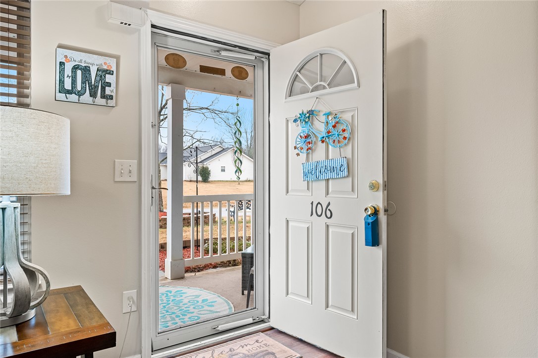 Anderson, South Carolina 29626, United States, 3 Bedrooms Bedrooms, ,2 BathroomsBathrooms,Residential,Pending,14980