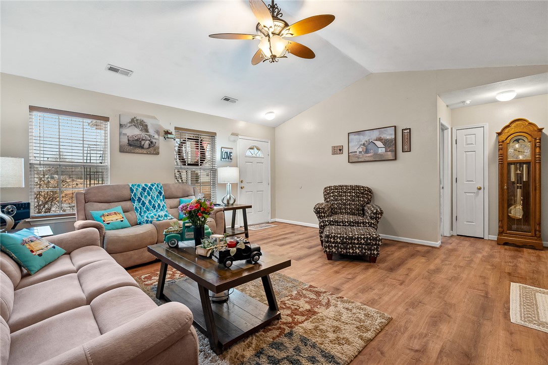 Anderson, South Carolina 29626, United States, 3 Bedrooms Bedrooms, ,2 BathroomsBathrooms,Residential,Pending,14980