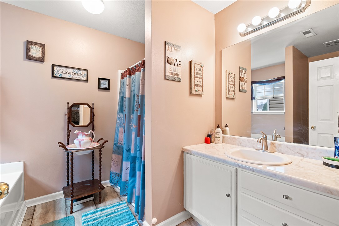 Anderson, South Carolina 29626, United States, 3 Bedrooms Bedrooms, ,2 BathroomsBathrooms,Residential,Pending,14980