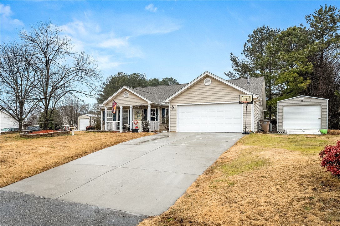 Anderson, South Carolina 29626, United States, 3 Bedrooms Bedrooms, ,2 BathroomsBathrooms,Residential,Pending,14980