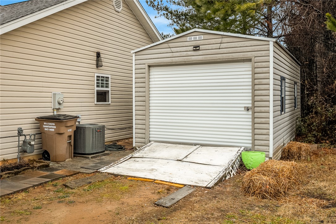 Anderson, South Carolina 29626, United States, 3 Bedrooms Bedrooms, ,2 BathroomsBathrooms,Residential,Pending,14980