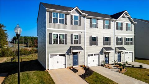 A home in Easley