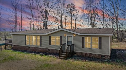 Mobile Home For Sale - 136 W Freedom Wood Drive<br/> Liberty, SC 29657