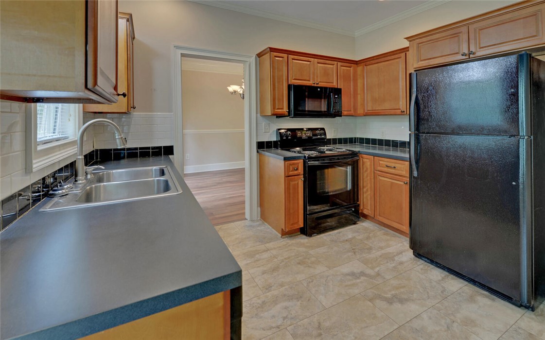 36 Queen Circle, Hartwell, Georgia image 14