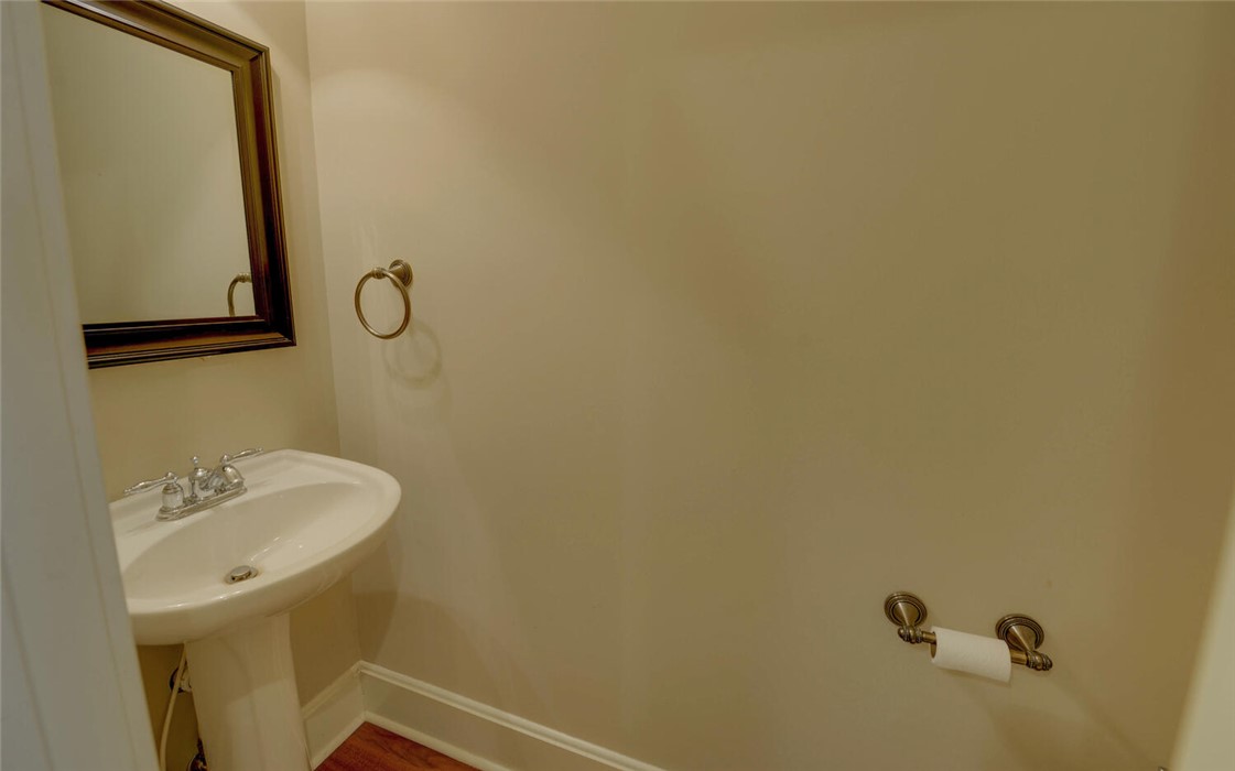 36 Queen Circle, Hartwell, Georgia image 16