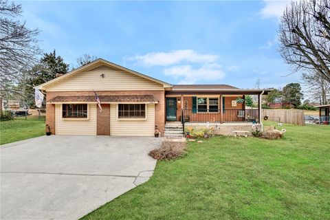 Photo of 1605 E Durst Avenue, Greenwood, SC 29649 (MLS # 20296704)