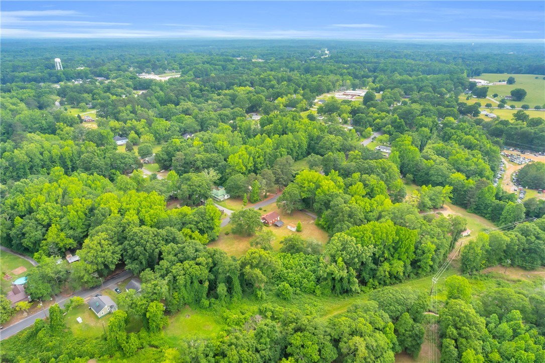 201 Oak Drive, Belton, South Carolina image 6