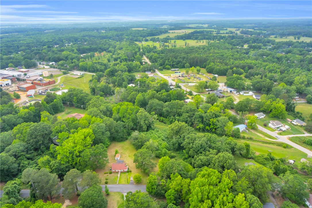 201 Oak Drive, Belton, South Carolina image 4