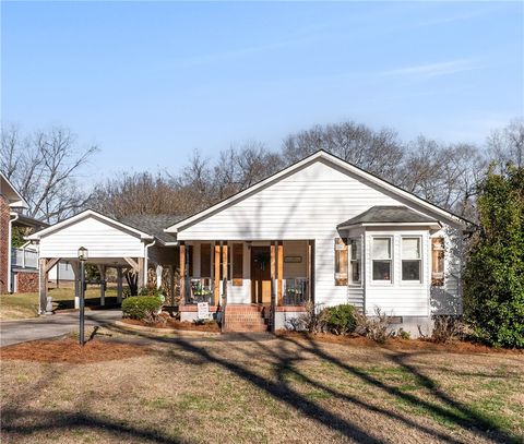 Photo of 137 Academy Street, Jonesville, SC 29353 (MLS # 20297486)