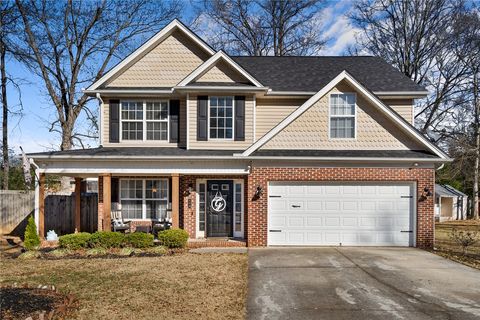 Photo of 114 Thorncliff Place, Anderson, SC 29625 (MLS # 20296851)