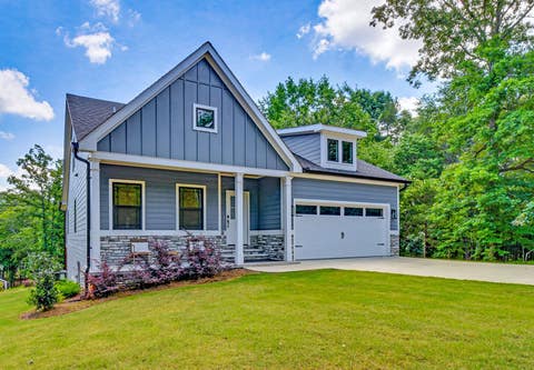 Photo of 224 Seraph Pointe, Lavonia, GA 30553 (MLS # 20303686)