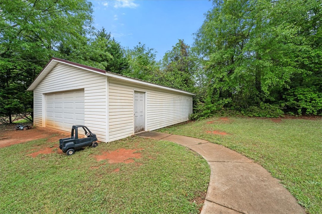 214 Savannah Drive, Seneca, South Carolina image 3