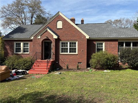 Photo of 2609 East North Avenue, Anderson, SC 29625 (MLS # 20298594)