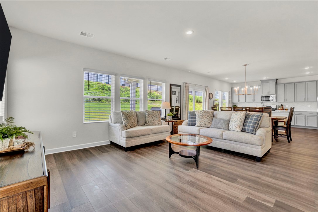 Gray Court, South Carolina 29645, United States, 4 Bedrooms Bedrooms, ,3 BathroomsBathrooms,Residential,Active,208100