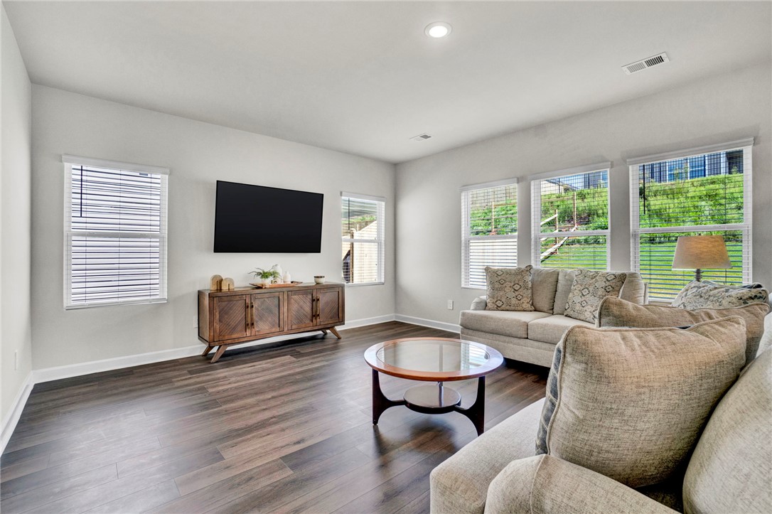 Gray Court, South Carolina 29645, United States, 4 Bedrooms Bedrooms, ,3 BathroomsBathrooms,Residential,Active,208100