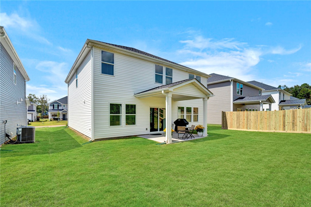 Gray Court, South Carolina 29645, United States, 4 Bedrooms Bedrooms, ,3 BathroomsBathrooms,Residential,Active,208100