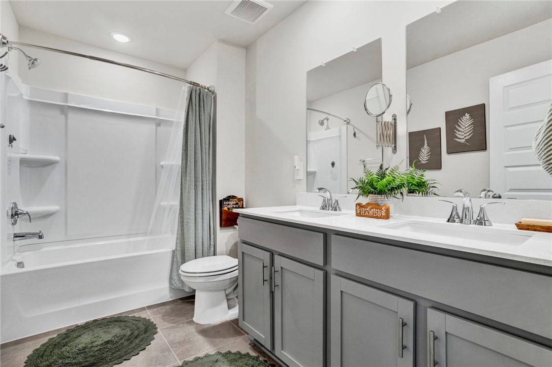 Gray Court, South Carolina 29645, United States, 4 Bedrooms Bedrooms, ,3 BathroomsBathrooms,Residential,Active,208100