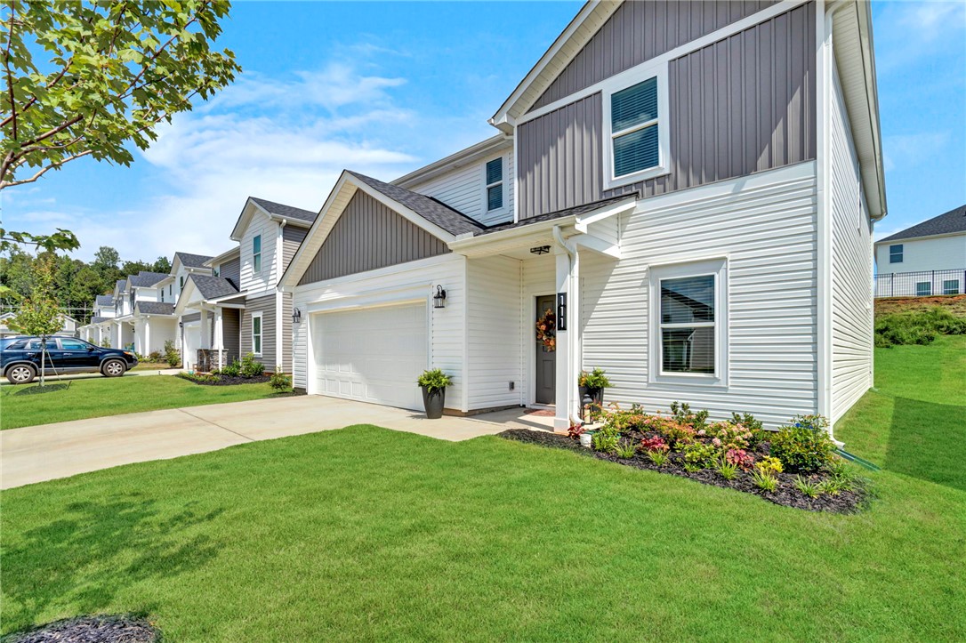 Gray Court, South Carolina 29645, United States, 4 Bedrooms Bedrooms, ,3 BathroomsBathrooms,Residential,Active,208100