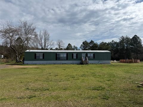 Homes For Sale - 909 Glenwood St - 5 Acres Extension<br/> Belton, SC 29627