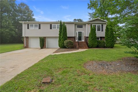 Photo of 103 Ashley Court, Easley, SC 29642 (MLS # 20301970)