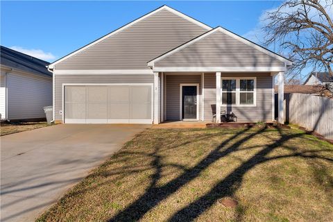 Photo of 2 Nimitz Street, Greenville, SC 29609 (MLS # 20296634)