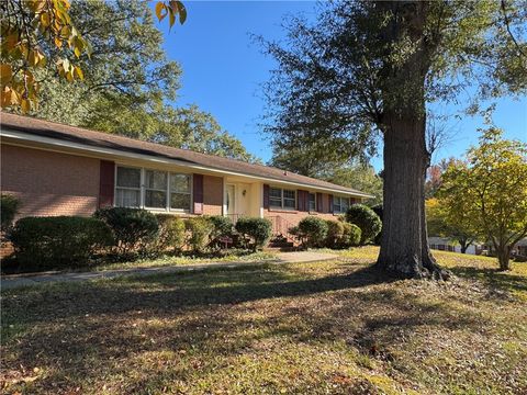 Photo of 611 Heyward Road, Anderson, SC 29621 (MLS # 20294521)