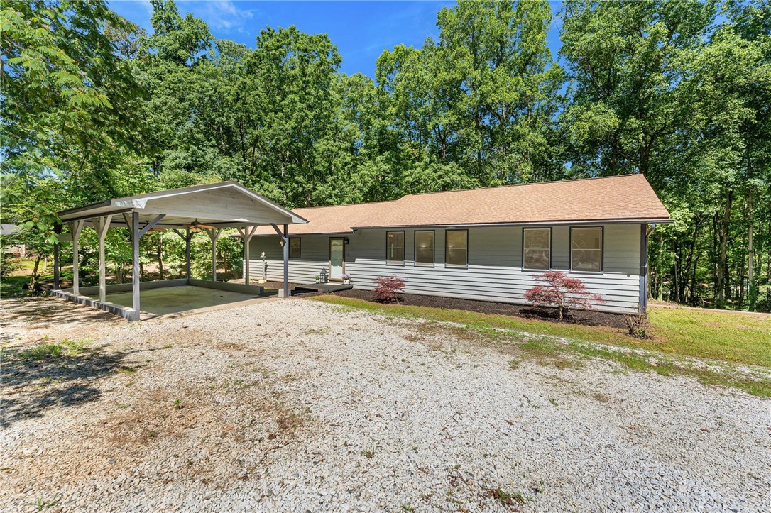 131 Shoreside Drive, Martin, Georgia image 1