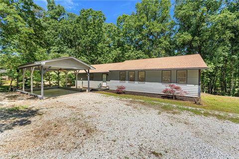 Homes For Sale - 131 Shoreside Drive<br/> Stephens County, Martin, GA 30557