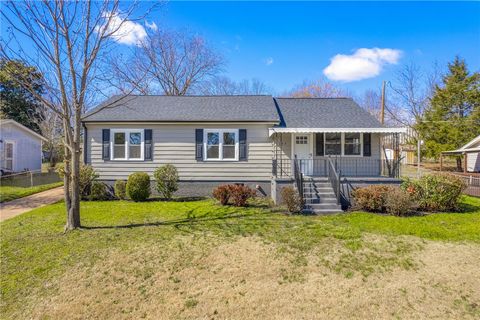 Photo of 107 Boyd Avenue, Simpsonville, SC 29681 (MLS # 20297824)