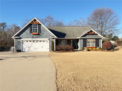 Photo of 418 Roberts Road, Taylors, SC 29687 (MLS # 20296496)