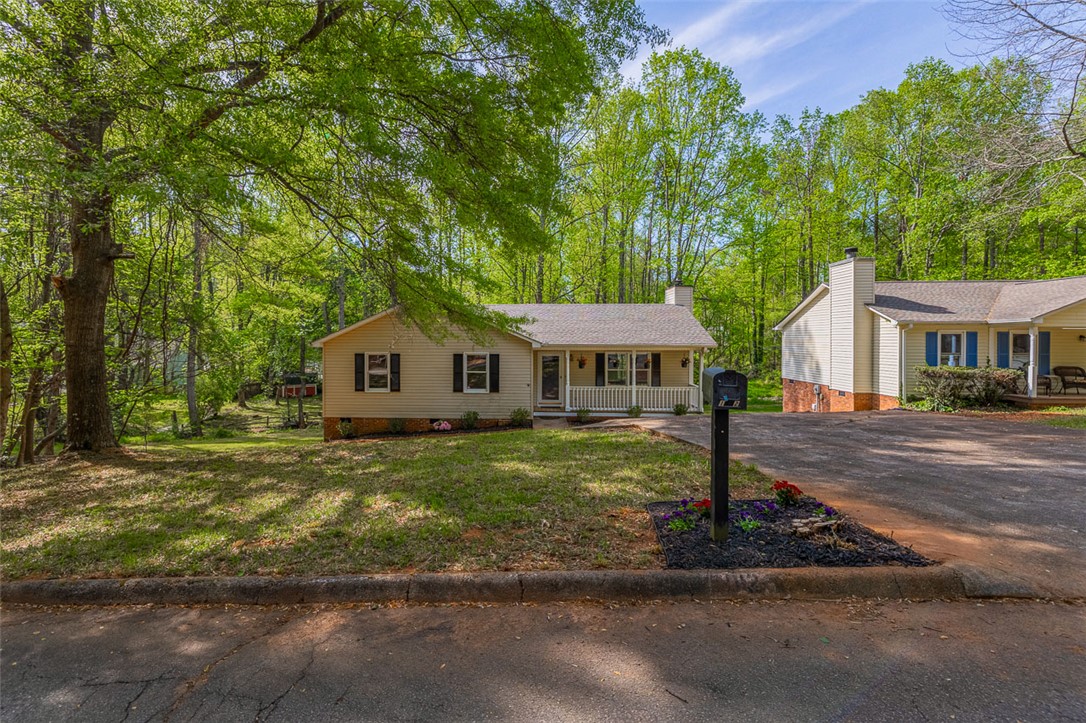 1012 Kens Place, Taylors, South Carolina image 1