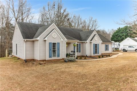 Photo of 144 Jefferson Road, West Union, SC 29696 (MLS # 20295803)