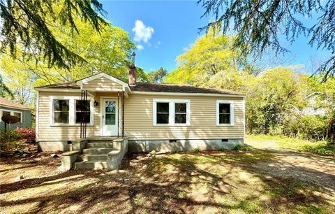 Photo of 622 Martha Drive, Anderson, SC 29624 (MLS # 20301701)