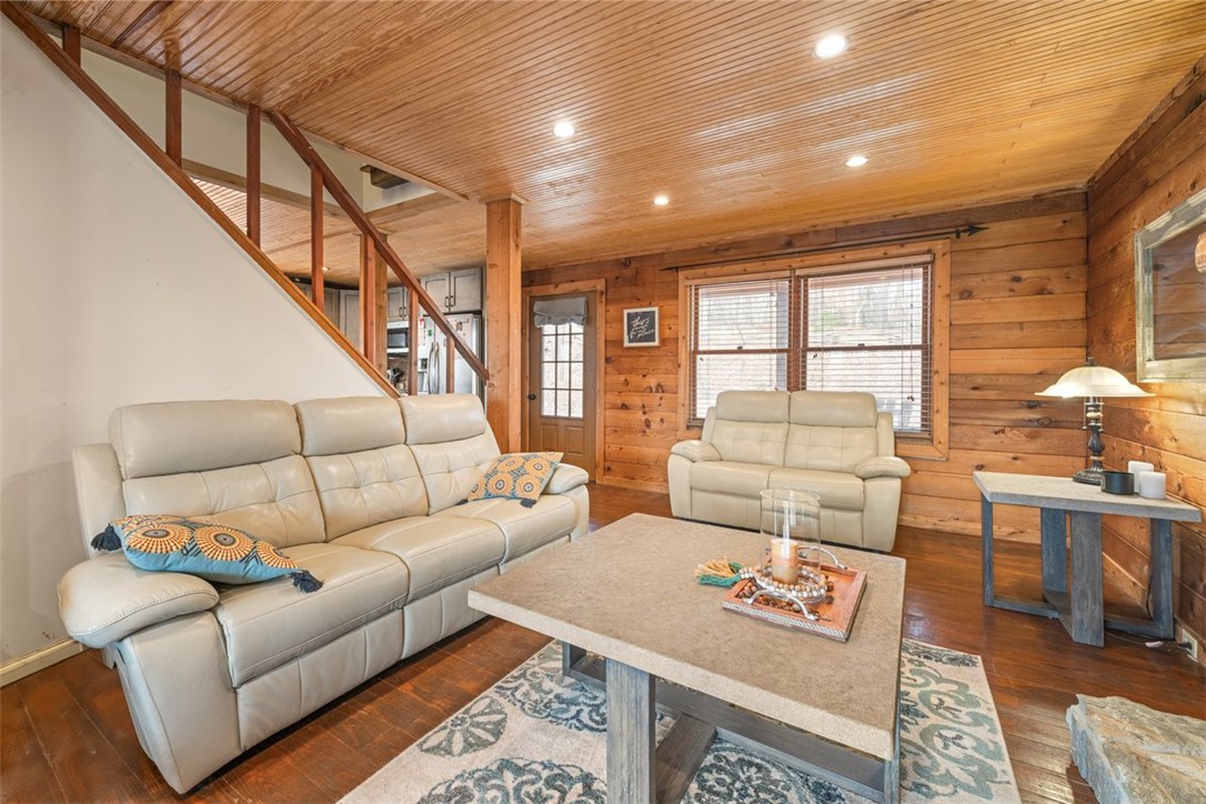 105 N Arrowhead Drive, Westminster, South Carolina image 4