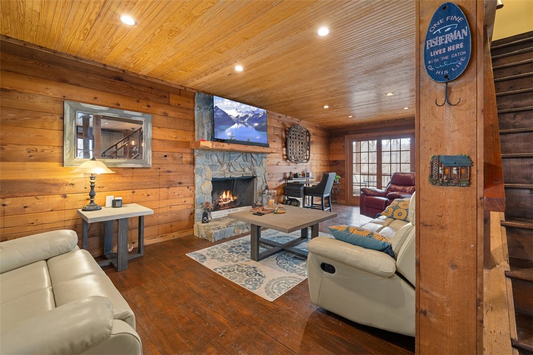 105 N Arrowhead Drive, Westminster, South Carolina image 3