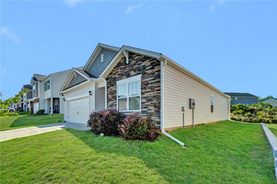 120 Lily Pond Place, Easley, SC Home for Sale 2 120 Lily Pond Place