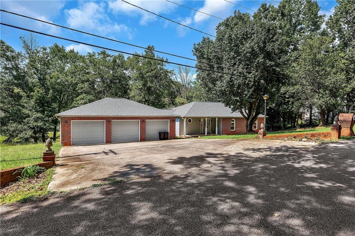 Photo 1 of 21 — 118 Old Saluda Dam Road, Greenville, SC 29611