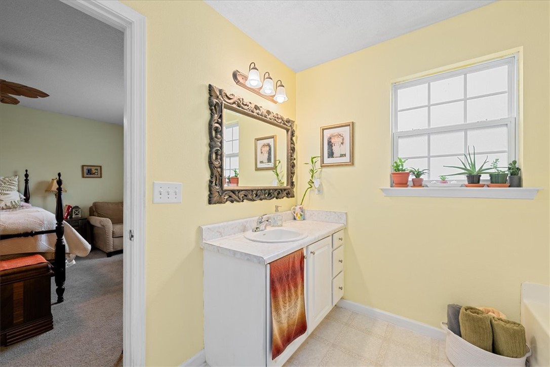 Anderson, South Carolina 29625, United States, 3 Bedrooms Bedrooms, ,2 BathroomsBathrooms,Residential,Active,250288