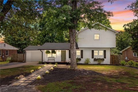Photo of 129 Cashmere Drive, Greenville, SC 29605 (MLS # 20301179)